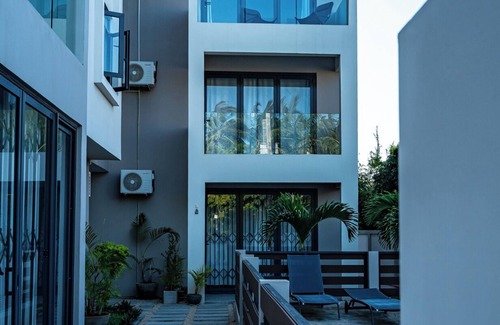 Flic-en-Flac Apartment | RABBIT HOLIDAY - 8 mins walk from the beach