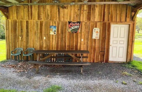 Markleysburg Cabin | Rack Shack Rustic Cabin Retreat