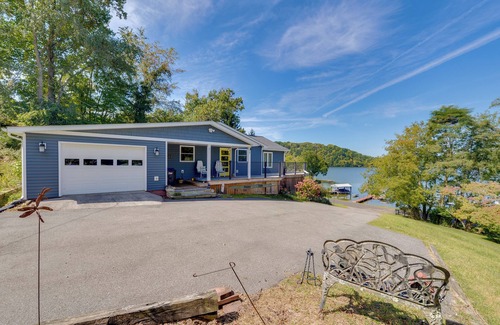 Ingles House | Radford Home w/Wraparound Deck!