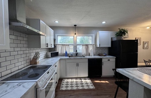 Wichita House | Radian Ranch - 2 Kings, Near Derby - Fenced Yard - Pet Friendly.