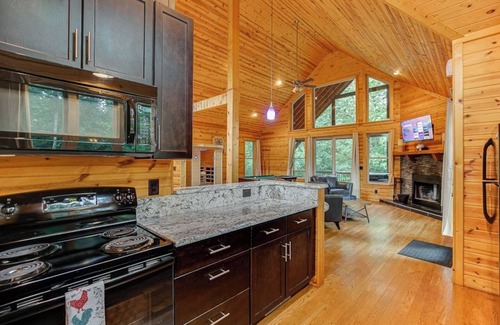 Cleveland Cabin | Radiance-Luxury Private Cabin w Infrared Sauna and 6 ft. 2 Person Jacuzzi Spa
