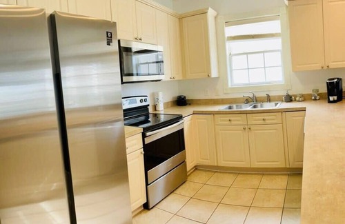 Central Myrtle Beach Condo | Radiant and bright condo in the center of MB