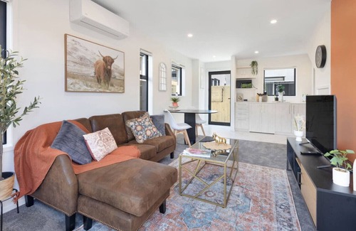 Lower Hutt House | Radiant Spot on Biddle Crescent