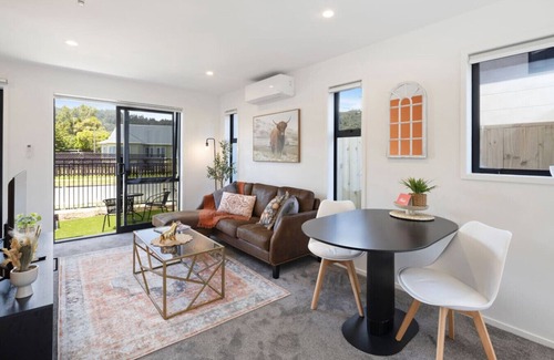 Lower Hutt House | Radiant Spot on Biddle Crescent