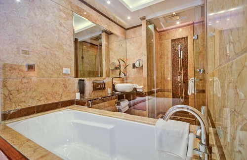 Kaushambi Hotel | Radisson Blu Kaushambi Delhi NCR