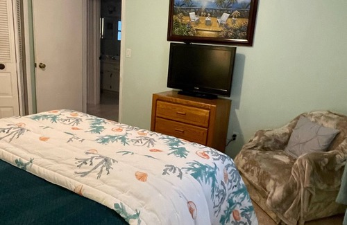 Sun 'N Lake Bed & Breakfast | RAE’S PLACE Bed & Breakfast