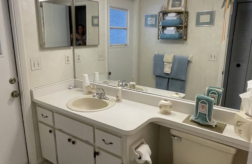 Sun 'N Lake Bed & Breakfast | RAE’S PLACE Bed & Breakfast