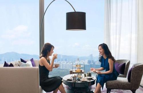 Nanshan Hotel | Raffles Shenzhen, Situated in the heart of One Shenzhen Bay, Book Now to Enjoy Free Minibar and Happy Hour Privileges at Long Bar on 71F