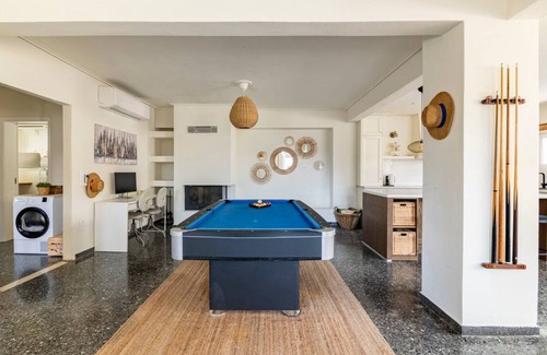 Loutraki House | Rafia Loft Loutraki: Heated Pool, Billiard I Beach