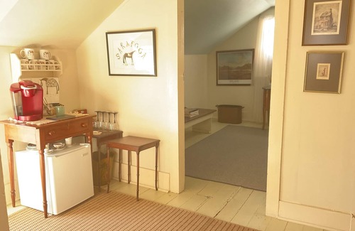 Midway House | Railway Guest House in Charming Midway KY Horse Park,Bourbon Trail,Keeneland.