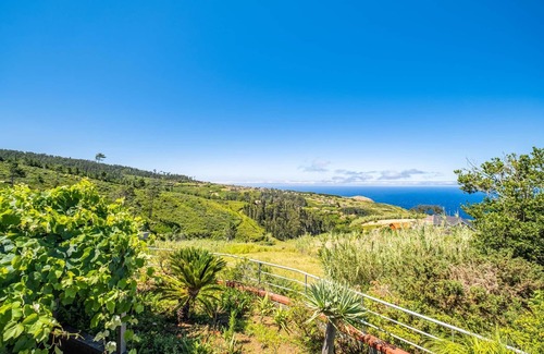 Lombada Velha House | Rainbow Cottage by Madeira Sun Travel