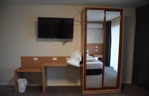 Queanbeyan East Hotel | Rainbow Motel Queanbeyan