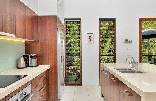 Palm Cove Villa | Rainforest Villa in Palm Cove