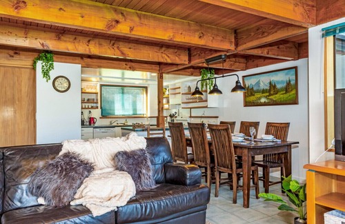 Windwhistle Apartment | Rakaia Gorge Views | Mt Hutt