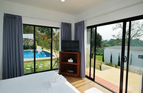 Kanchanaburi Bed & Breakfast | Rakmak Kan Resort & Cafe