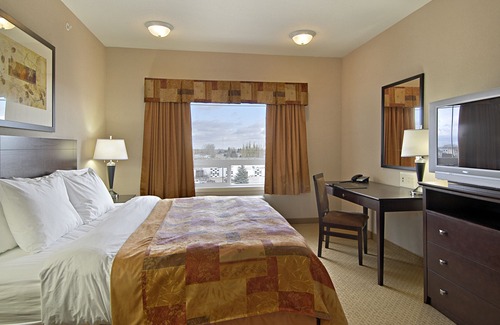 Brooks Hotel | Ramada by Wyndham Brooks