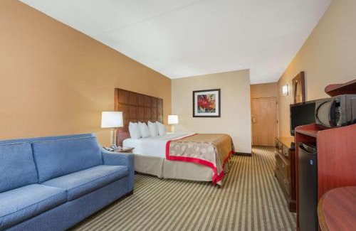 Columbus Hotel | Ramada by Wyndham Columbus North