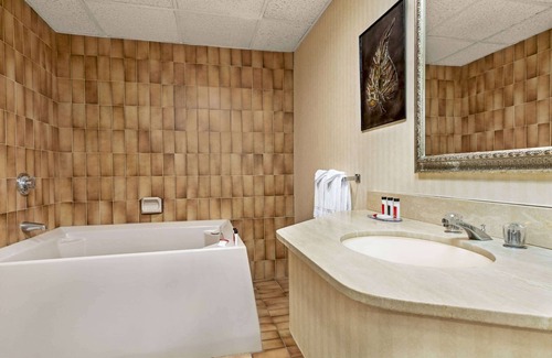 Fredericton Hotel | Ramada by Wyndham Fredericton