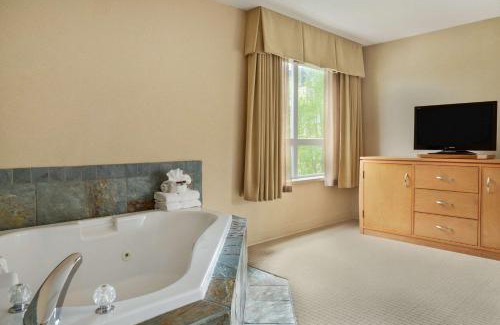 Regional District of Nanaimo Hotel | Ramada by Wyndham Nanaimo