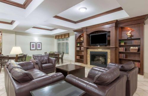 Wainwright Hotel | Ramada by Wyndham Wainwright