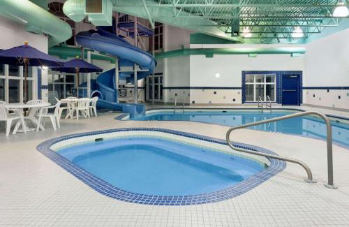 Weyburn Hotel | Ramada by Wyndham Weyburn