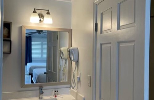 South Redondo Hotel | Ramada Limited - Redondo Beach - Walk to the beach