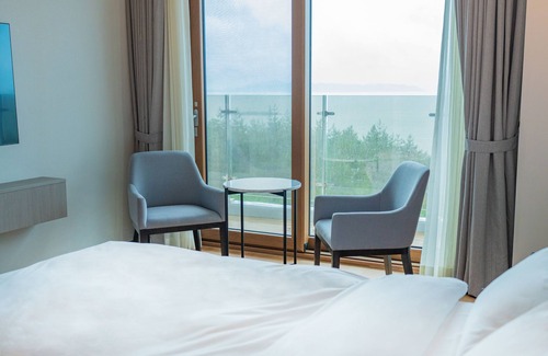 Sinan-gun Hotel | Ramada Plaza by Wyndham Jaeun