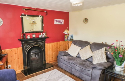 Ballaghnabehy Cottage | RAMBLER'S REST, pet friendly in Manorhamilton, County Leitrim