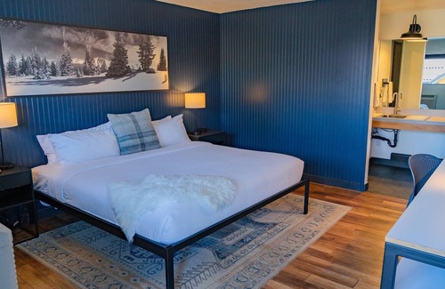 Winter Park Hotel | Rambler Single King, Gravity Haus Winter Park, Gym Access, Downtown Ease