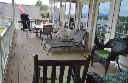 Huddleston House | Ramsey's Retreat- Relaxing Get Away Beautiful Views- Kayaks