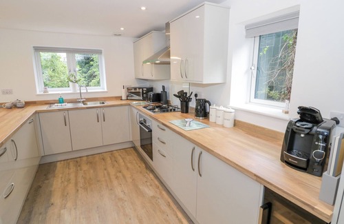 Cow Honeybourne Cottage | RANCH COTTAGE, family friendly, with pool in Honeybourne