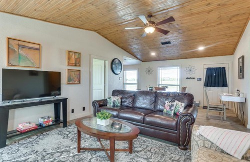 Calera House | Ranch Getaway with Pool and Horse Stall Access!