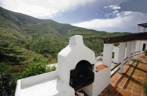 Rubite Villa | Ranch Studio in Quiet White Village Setting with shared Pool and Hot Tub