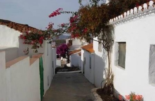 Rubite Villa | Ranch Studio in Quiet White Village Setting with shared Pool and Hot Tub