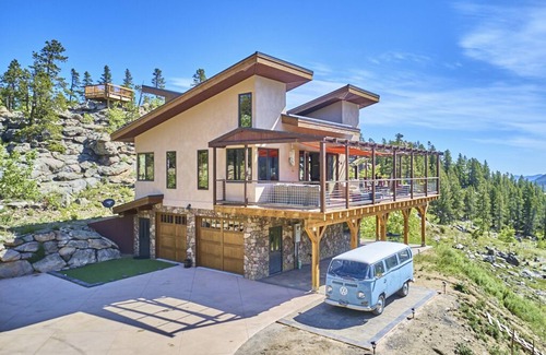Black Hawk House | Rancho la Chula - close to Nederland, Colorado and Eldora Ski Resort!