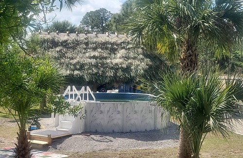 Clewiston House | RANCHO LOS PINOS POOL TIKI/Private backyard & boat parking to have fun and relax