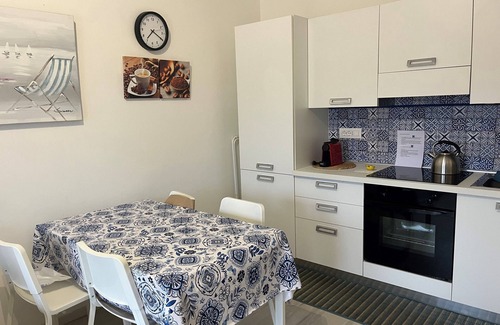 Rapallo Apartment | Rapallo vacation apartment with parking and wi-fi a few km from Portofino
