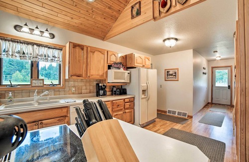 Rapid River Cabin | Rapid River Log Cabin w/Loft on 160 Scenic Acres