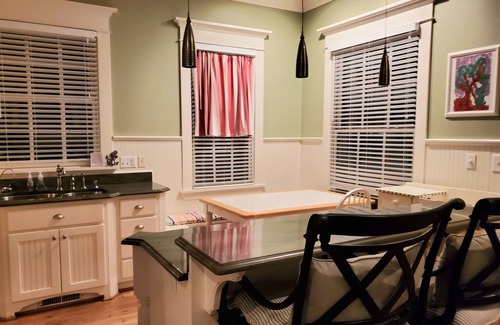 White Stone House | Rappahannock River 4 bdr 3 1/2 bath overlooking the River w/pool as in season.nn