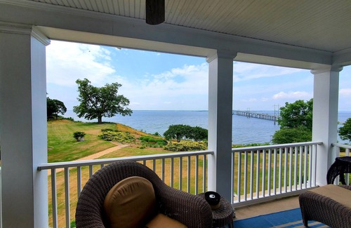 White Stone House | Rappahannock River 4 bdr 3 1/2 bath overlooking the River w/pool as in season.nn