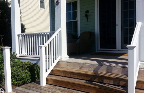 White Stone House | Rappahannock River 4 bdr 3 1/2 bath overlooking the River w/pool as in season.nn