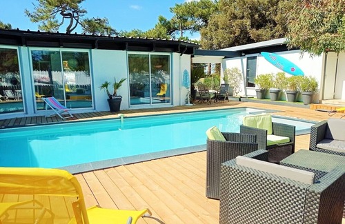 Saint-Brevin-les-Pins House | Rare! 170m2 waterfront villa with swimming pool in private cul-de-sac.