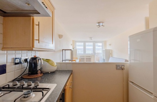 The City of London Apartment | Rare 1BD Flat with Balcony in Chancery Lane