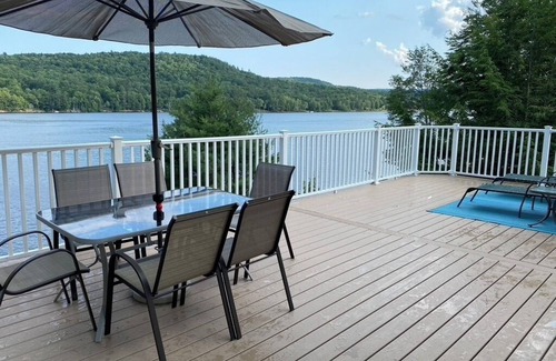Hadley House | Rare 4BR 2BA lakefront home. Unobstructed views. Quiet street. Fully equipped.