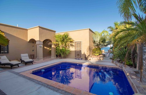 Loreto House | Rare Beachfront Steps to Sand/Paddleboards and Bikes