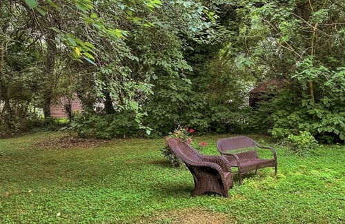 Southwest Raleigh House | Rare Downtown South District Home with Beautiful Backyard