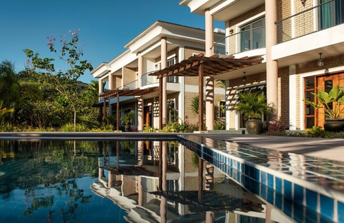 Anse Royale Villa | Rare~ Exquisite 6BR/6BA Villa in serene south of Mahé island ~Pool/WiFi/AC/View