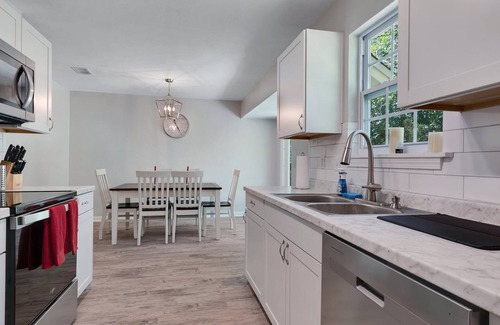 Tallahassee House | Rare Find 3b Pet Friendly Renovated