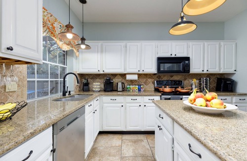 North Central Thousand Oaks House | RARE FIND! Heated Pool Spa GameRoom Fall Special!