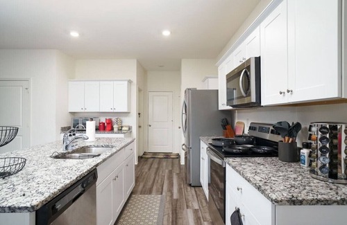 Medina Valley House | Rare Find |Sleeps 13 |Family Fun